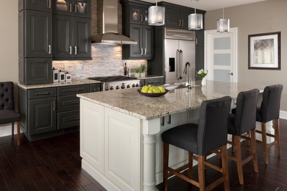 75 Kitchen With Raised-Panel Cabinets Ideas You'Ll Love - May, 2023 | Houzz